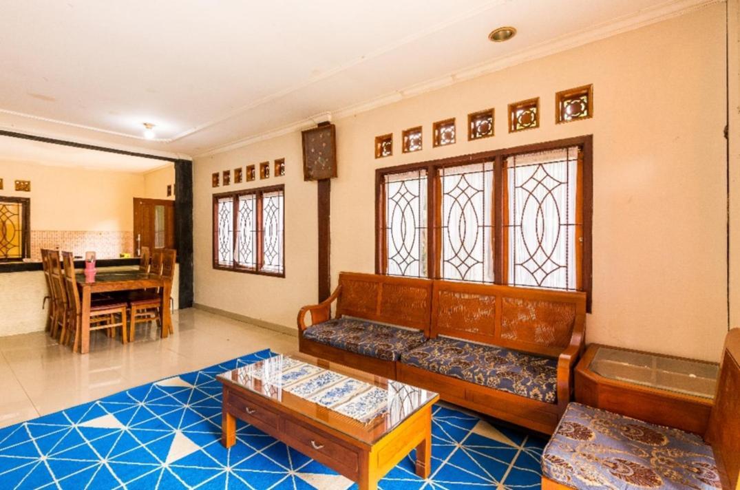Villa Anjung Balak Cisarua Exterior foto